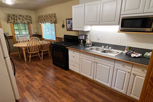 Cottage #2: Kitchen